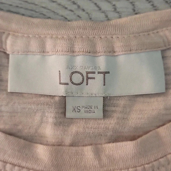 🛍Ann Taylor Loft Pink Short Sleeve Flowy Back‎ Blouse Womens Size XS - Picture 4 of 6